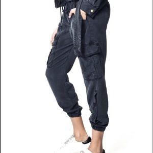 NWT 🌹 Young Fabulous & Broke Joggers Size M